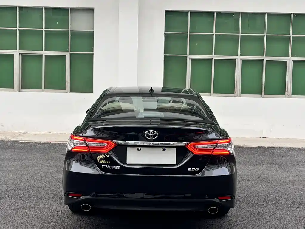 Toyota Camry 2023 — фото 17