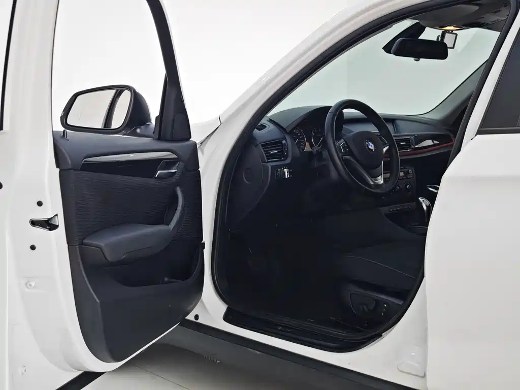 BMW X1 2016 — фото 12