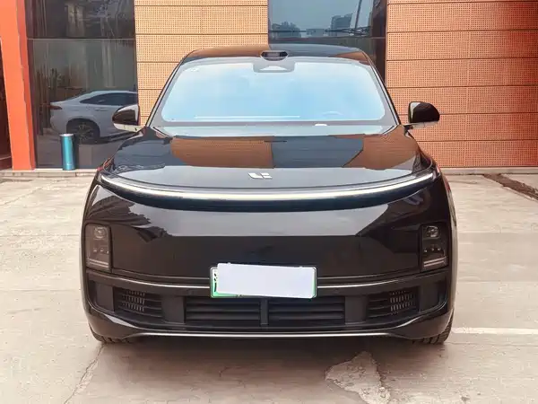 Li Auto L8 2025