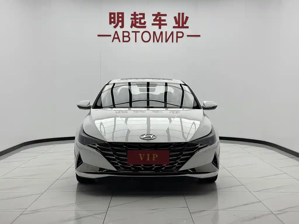 Hyundai Elantra 2023