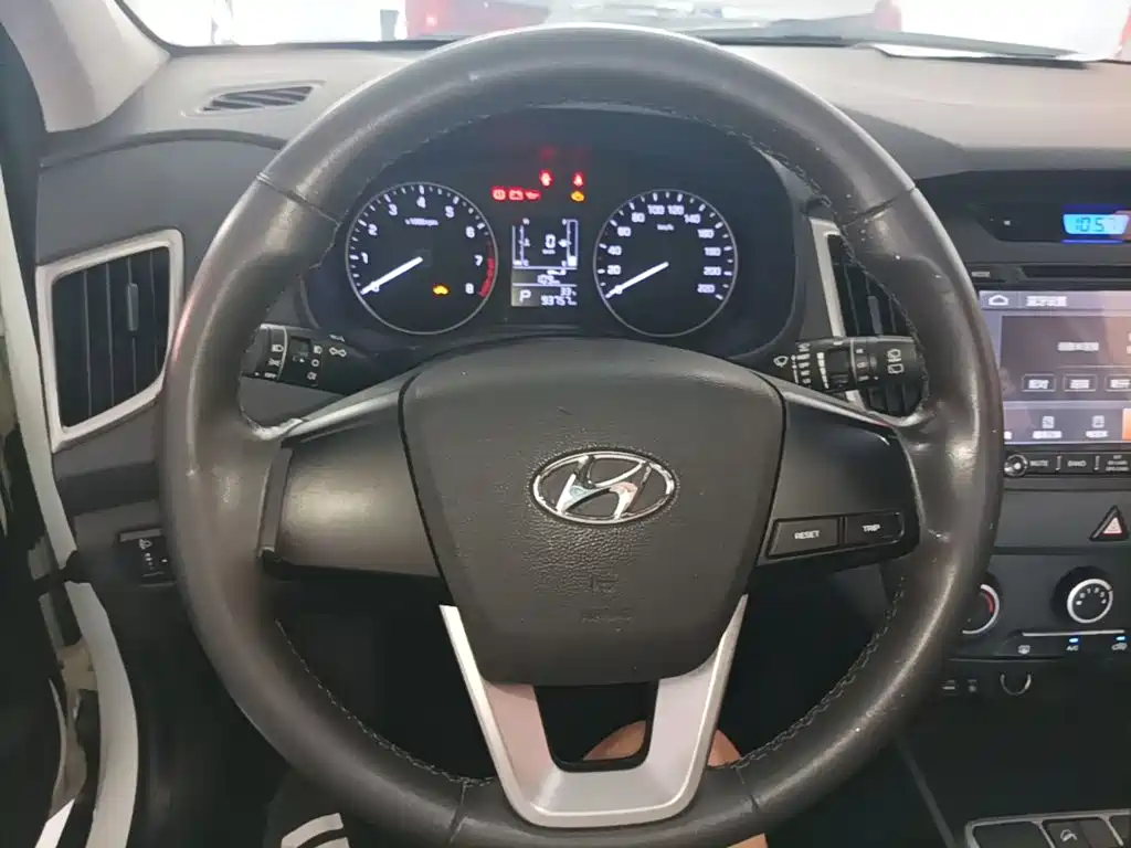 Hyundai ix25 2016 — фото 11