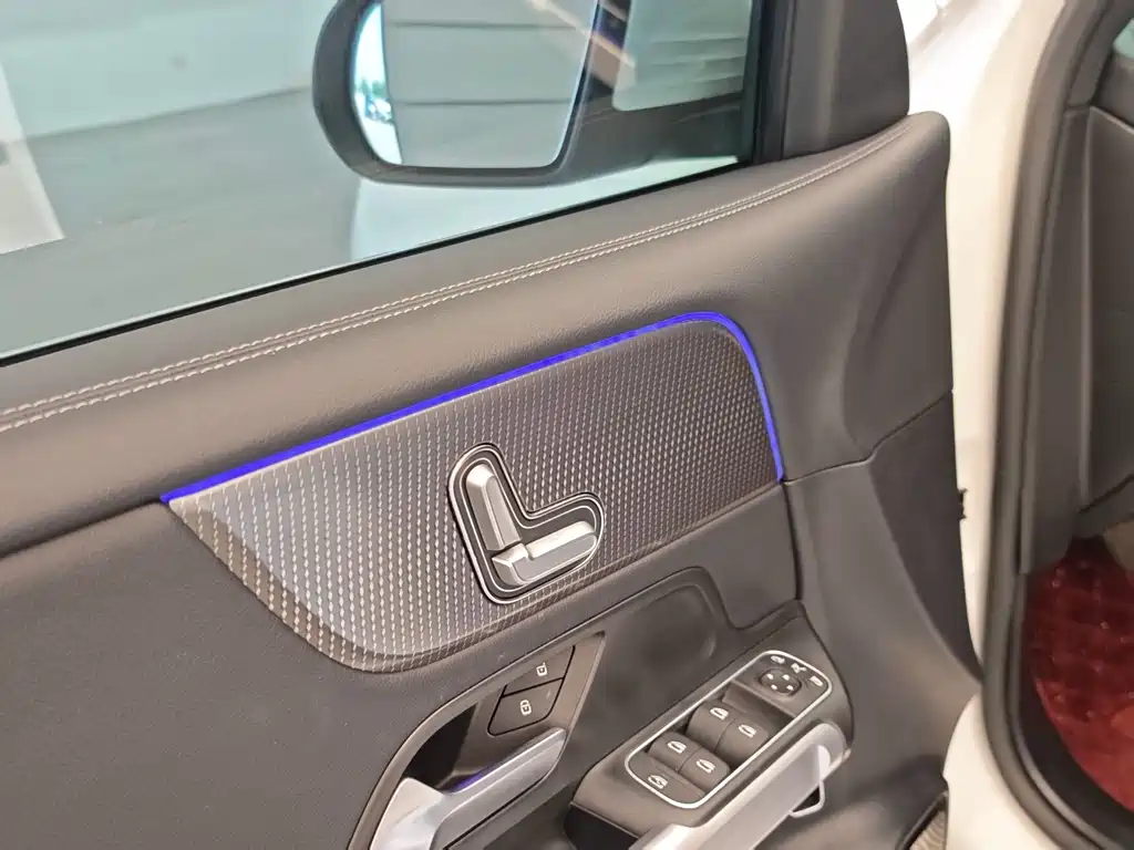 Mercedes-Benz GLB 2023 — фото 10
