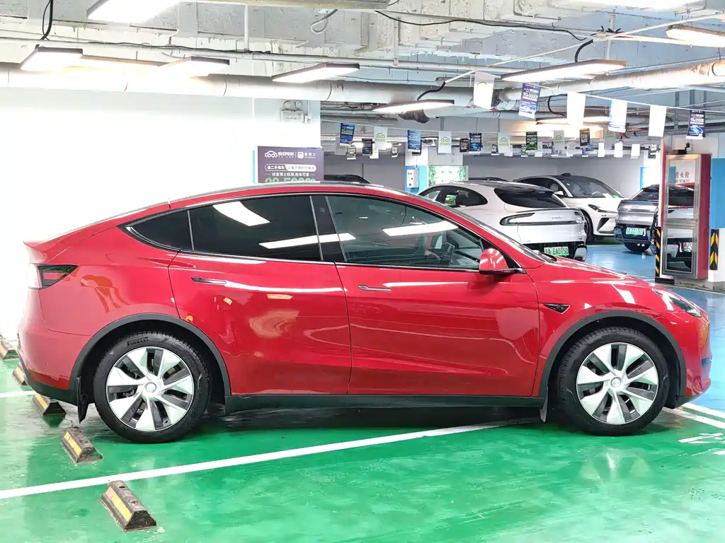 Tesla Model Y 2023 — фото 10