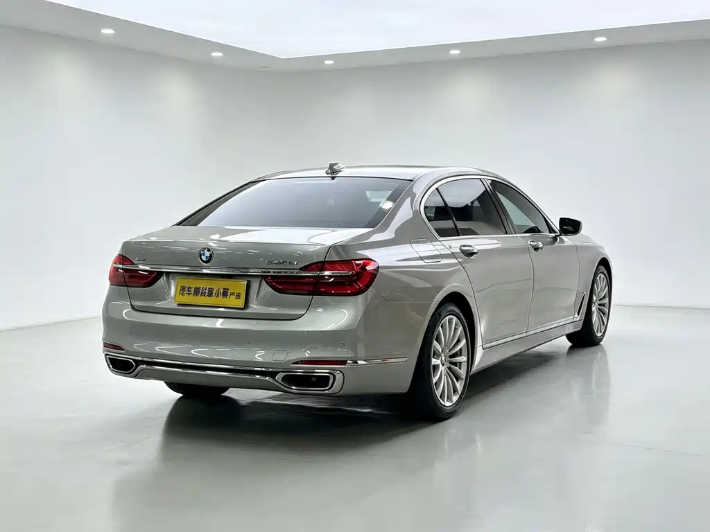 BMW 7 Series 2016 — фото 9
