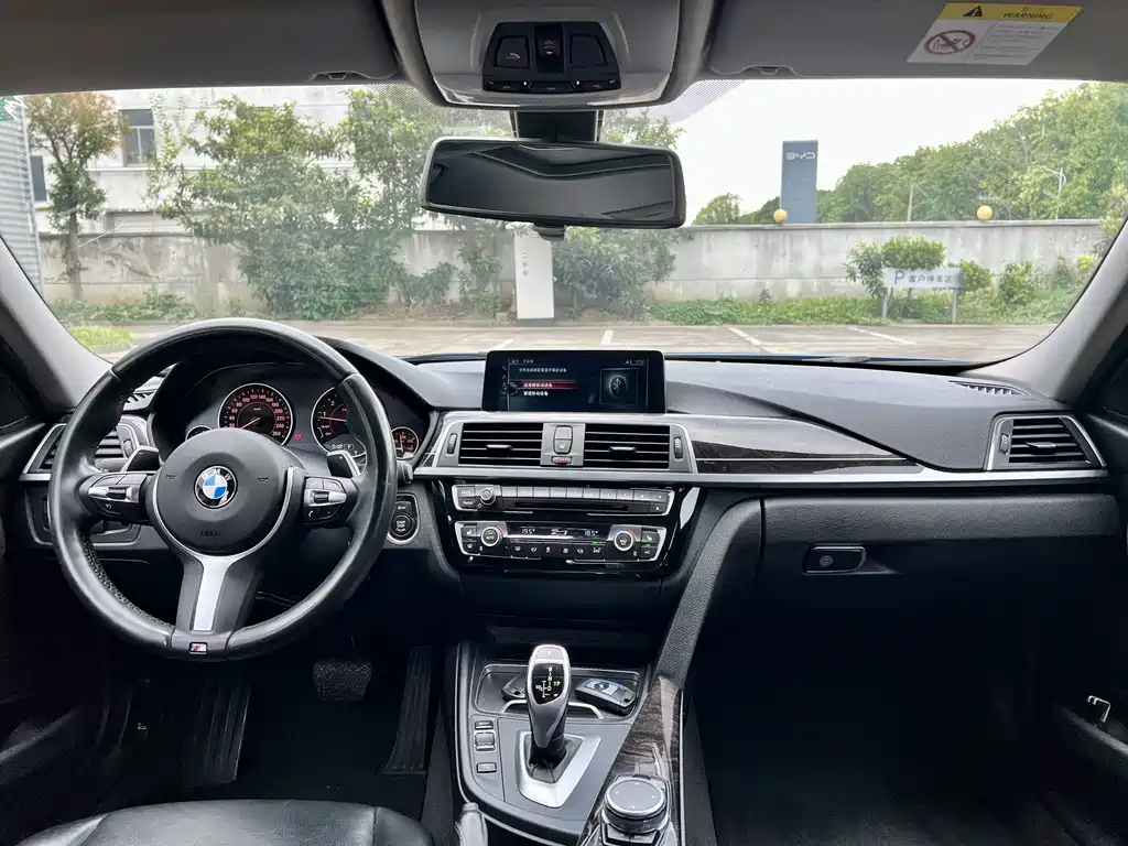 BMW 3 Series 2017 — фото 9