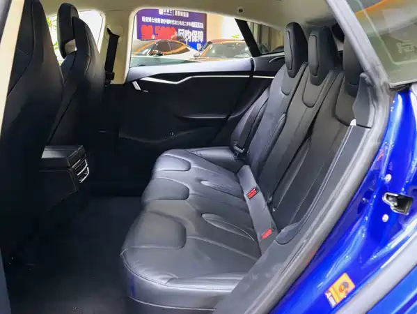 Tesla Model S 2018