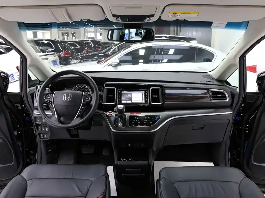 Honda Elysion 2018 — фото 11