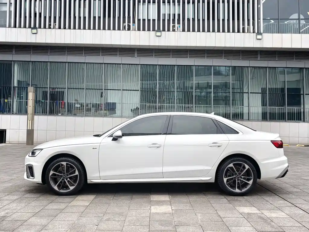 Audi A4L 2025