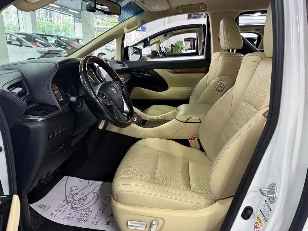 Toyota Alphard 2017 — фото 2