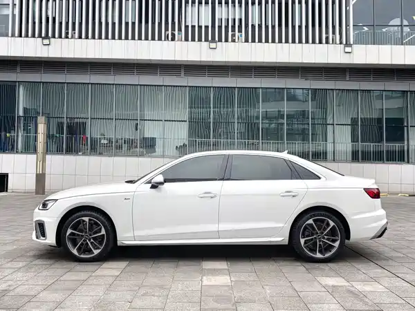 Audi A4L 2025