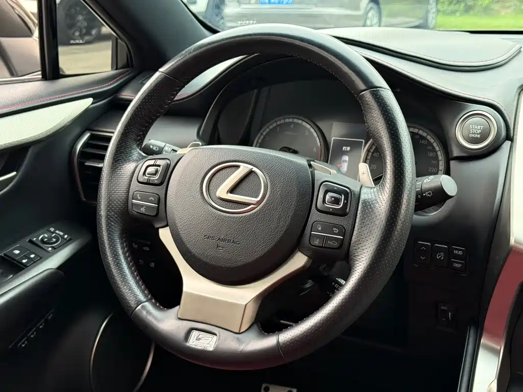 Lexus NX 2015 — фото 14