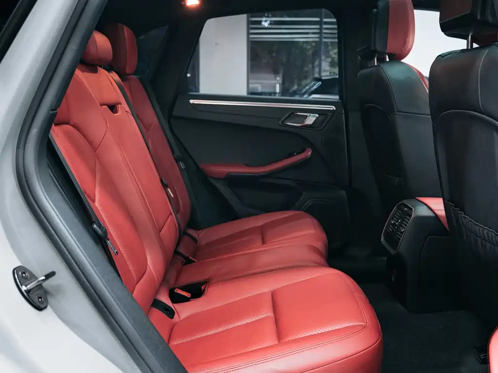 Porsche Macan 2018 — фото 12