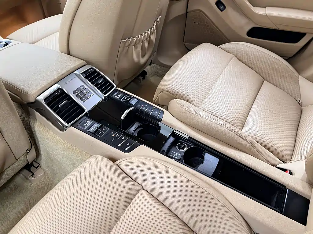 Porsche Panamera 2016 — фото 27