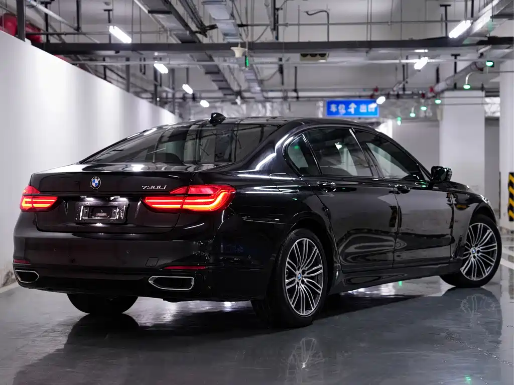 BMW 7 Series 2018 — фото 2