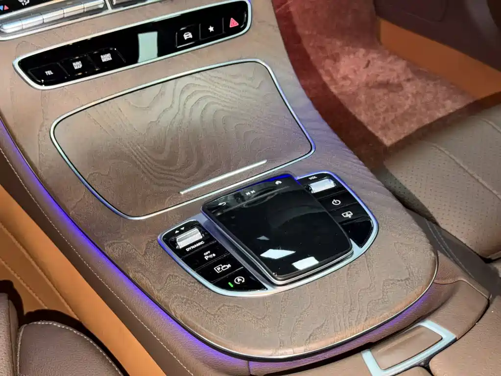 Mercedes-Benz E-Class 2022 — фото 14