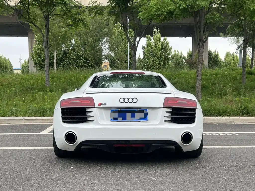 Audi R8 2016 — фото 8