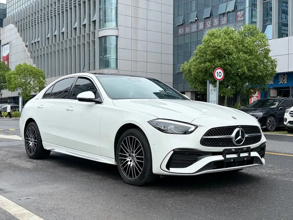 Mercedes-Benz C-Class 2024 — фото 3