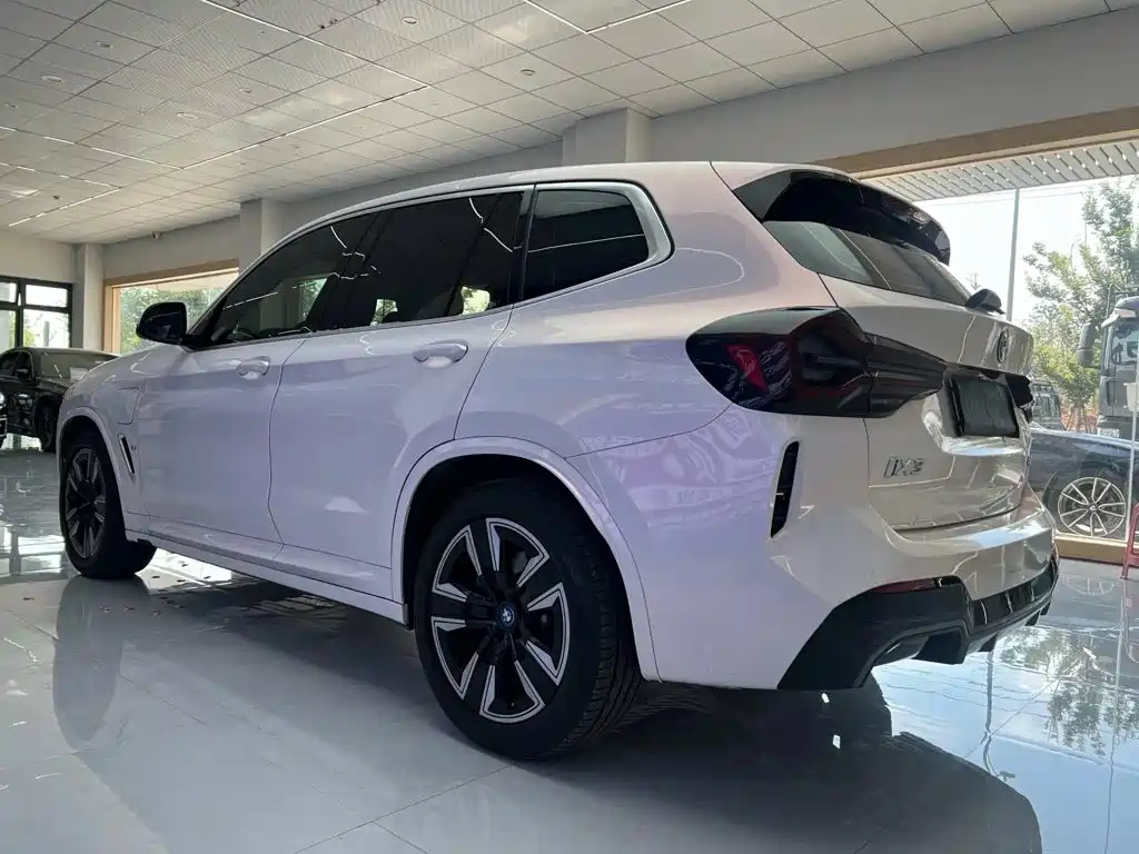 BMW iX3 2023 — фото 3