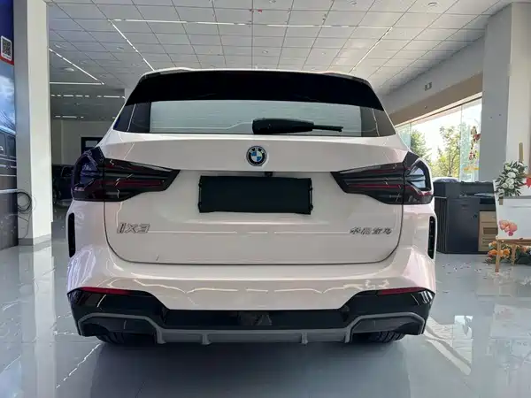 BMW iX3 2023