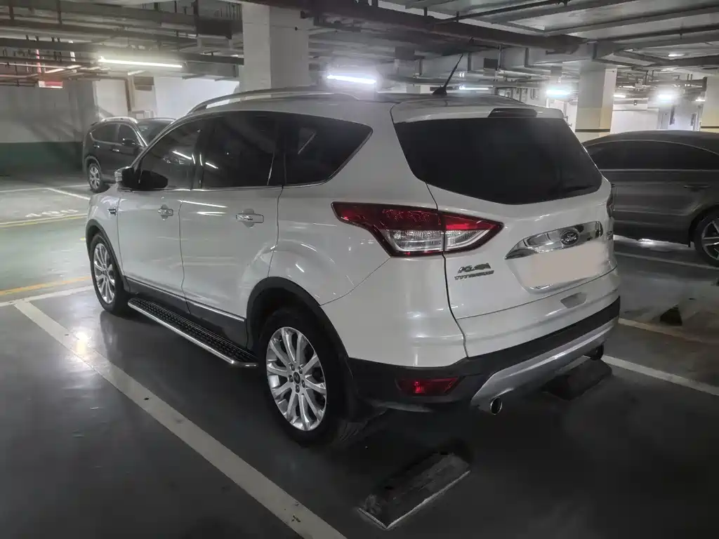 Ford Kuga 2015 — фото 9