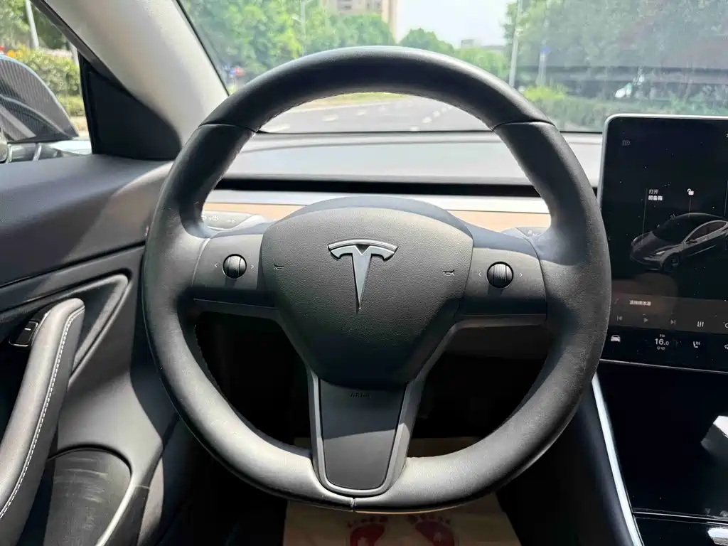 Tesla Model 3 2019 — фото 15