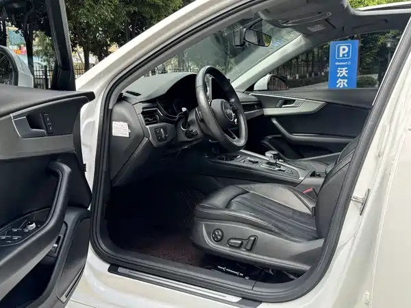 Audi A4L 2019