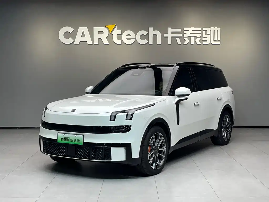 Lynk & Co 900 2025