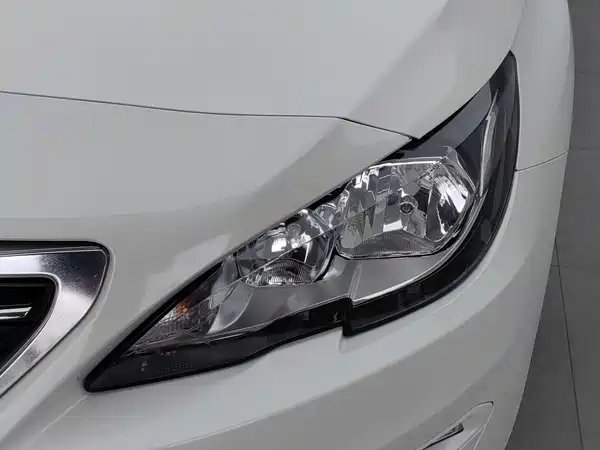 Peugeot 408 2016