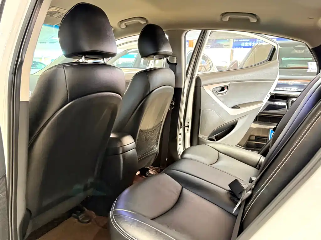 Hyundai Elantra Langdong 2018 — фото 9