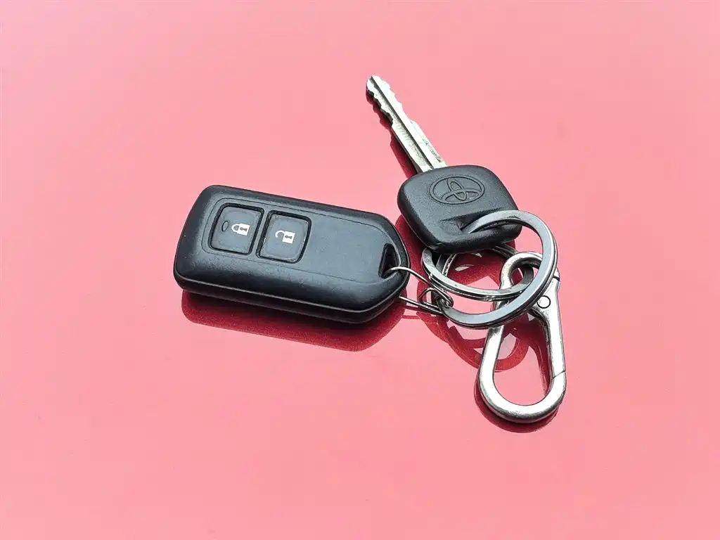 Toyota Yaris L 2015 — фото 19