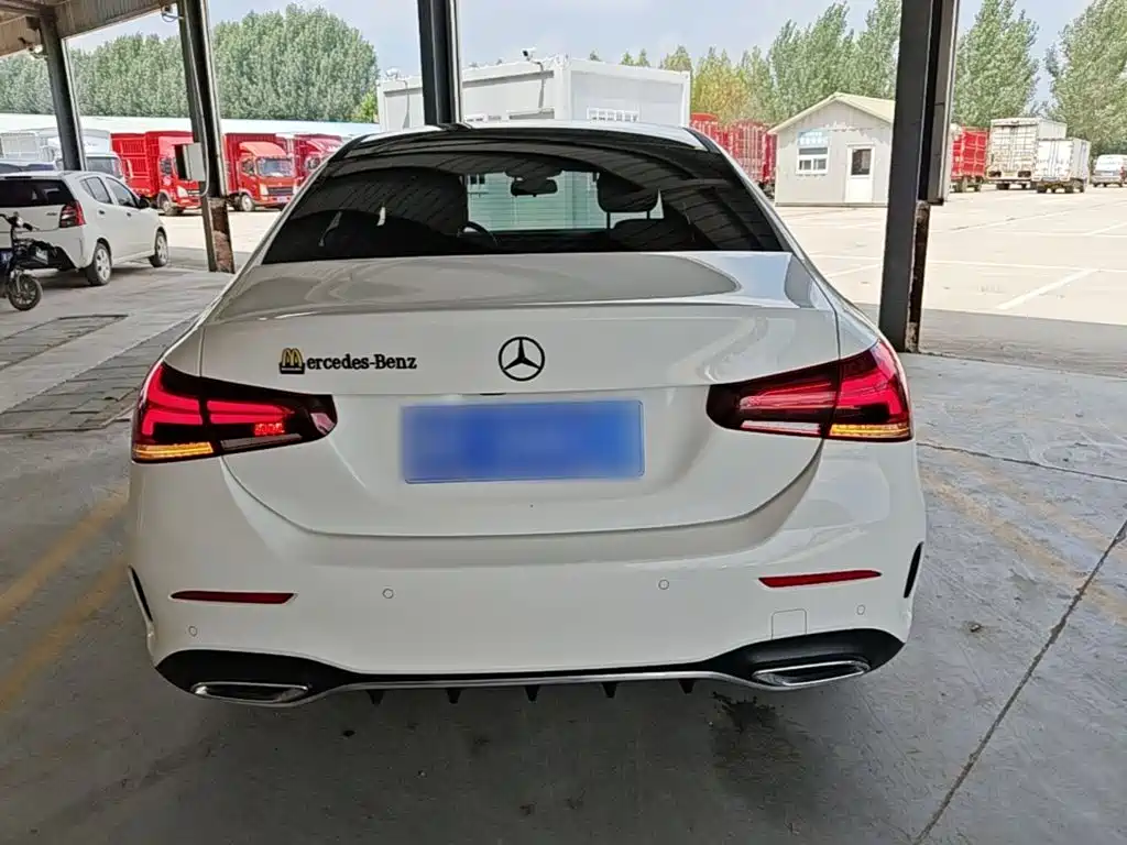 Mercedes-Benz A-Class 2022 — фото 6