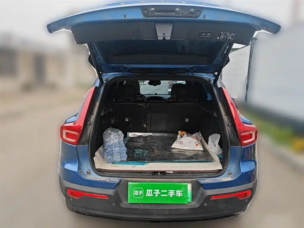 Volvo XC40 NEV 2020 — фото 10