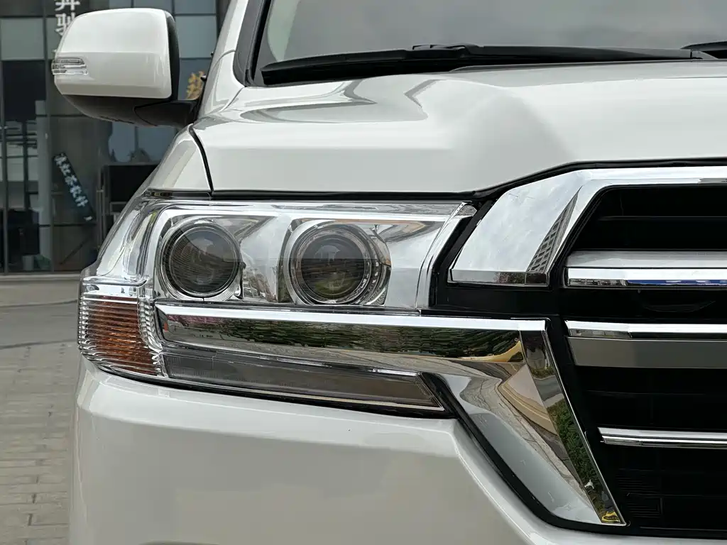 Toyota Land Cruiser 2013 — фото 9