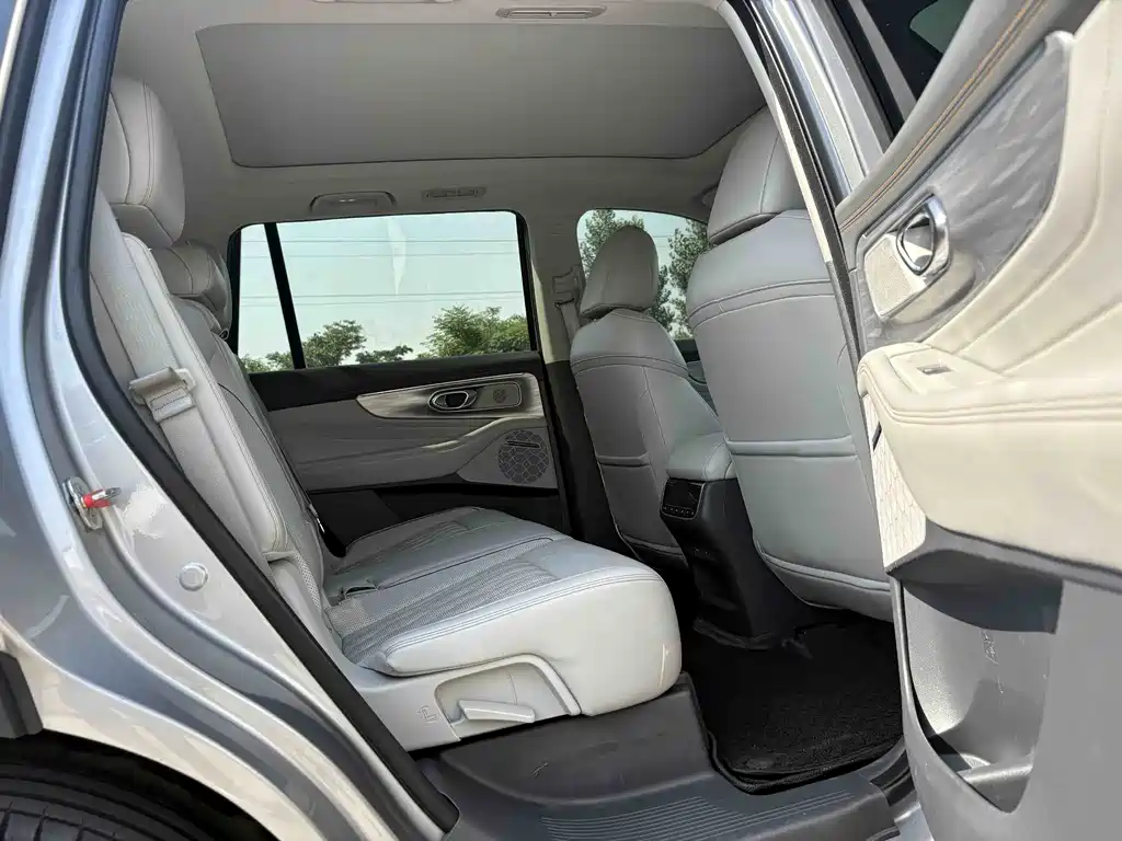 GAC Motor Trumpchi GS8 2022 — фото 16