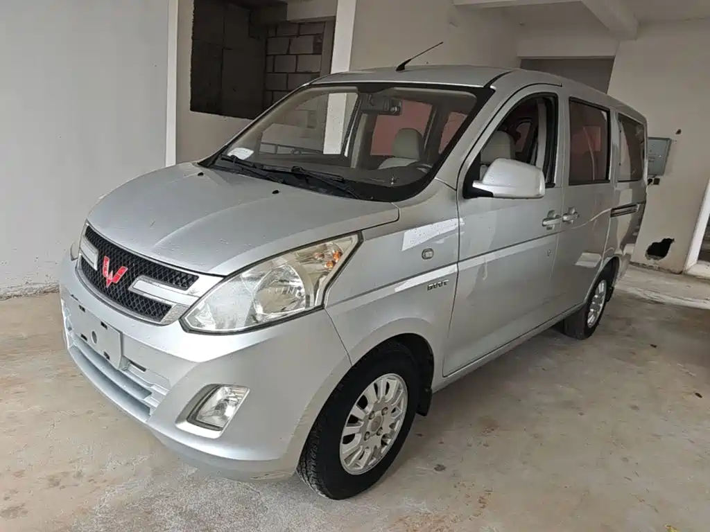 Wuling Rongguang V 2018