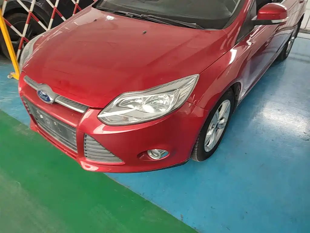 Ford Focus 2015 — фото 23