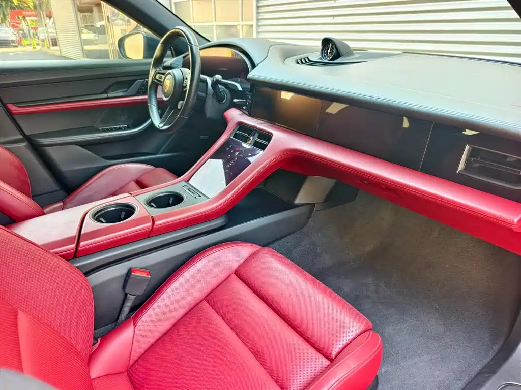 Porsche Taycan 2021 — фото 11