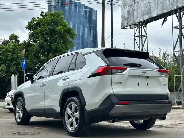Toyota RAV4 2021