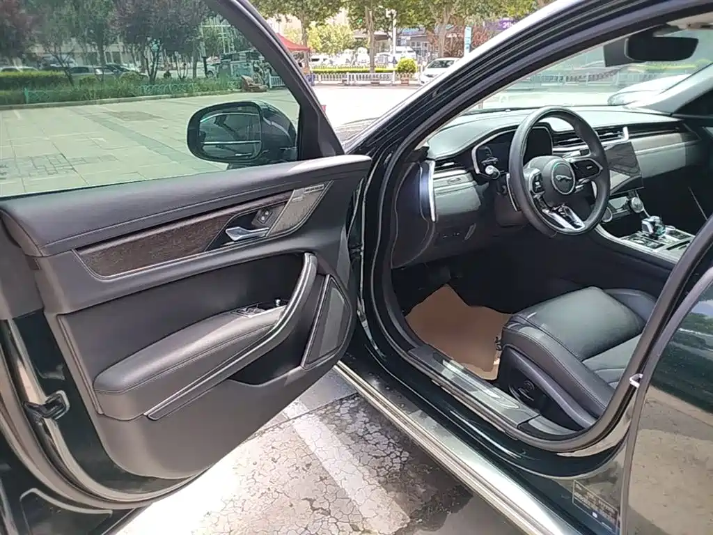 Jaguar XFL 2023 — фото 16