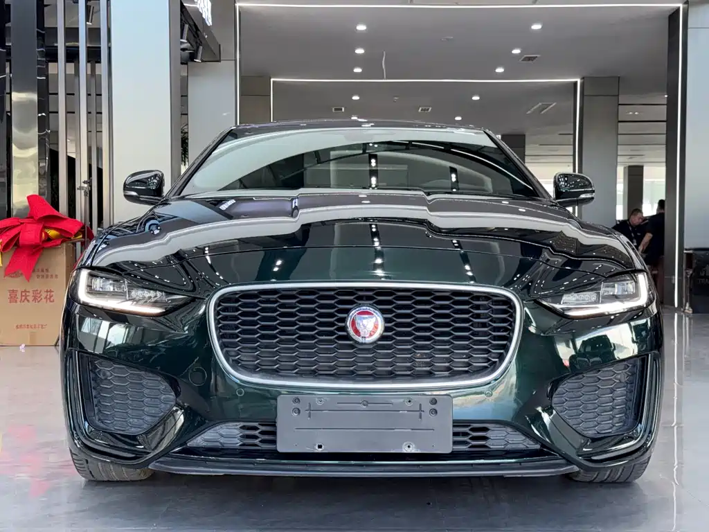 Jaguar XEL 2023 — фото 3