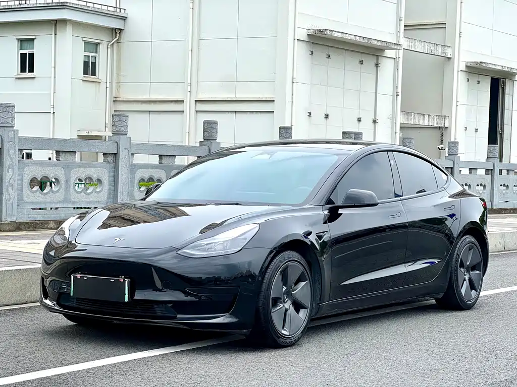 Tesla Model 3 2023 — фото 15