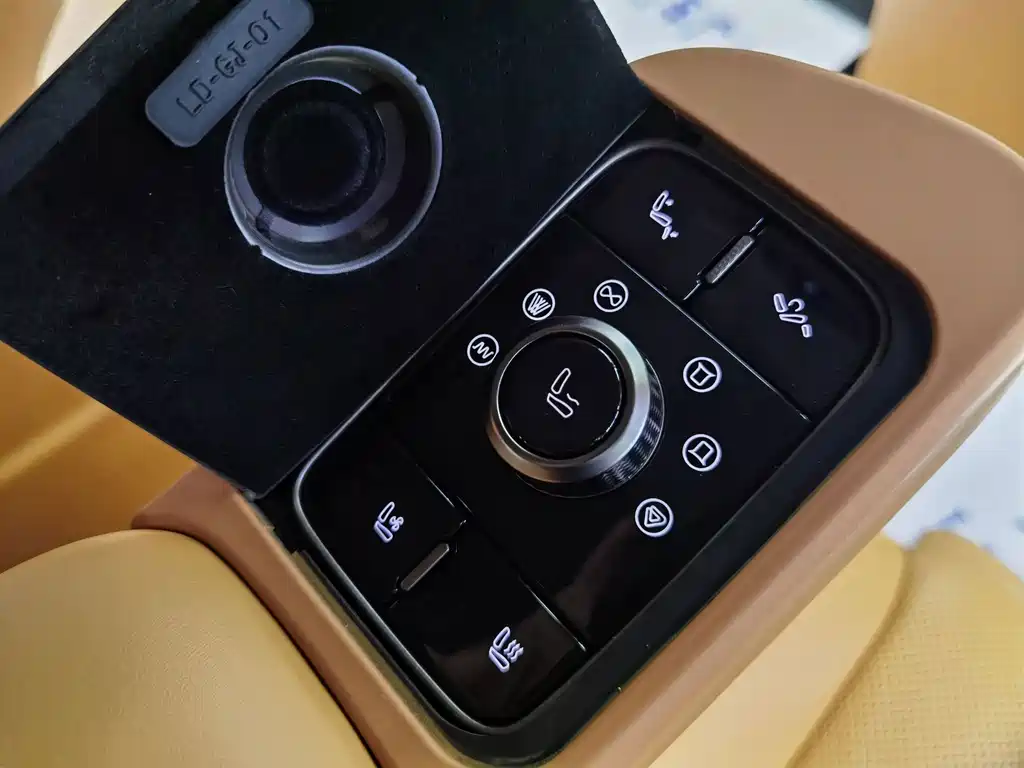 Wey Wey 2025 — фото 23