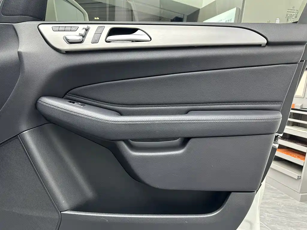 Mercedes-Benz GLS 2016 — фото 25