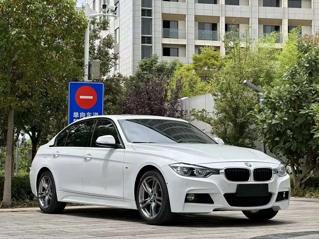 BMW 3 Series 2018 — фото 3