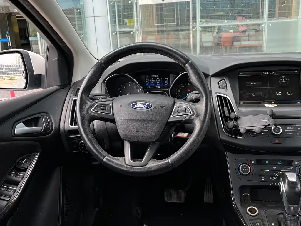 Ford Focus 2015 — фото 14