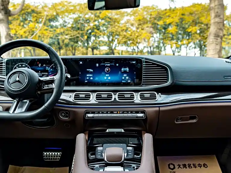 Mercedes-Benz GLS — фото 6