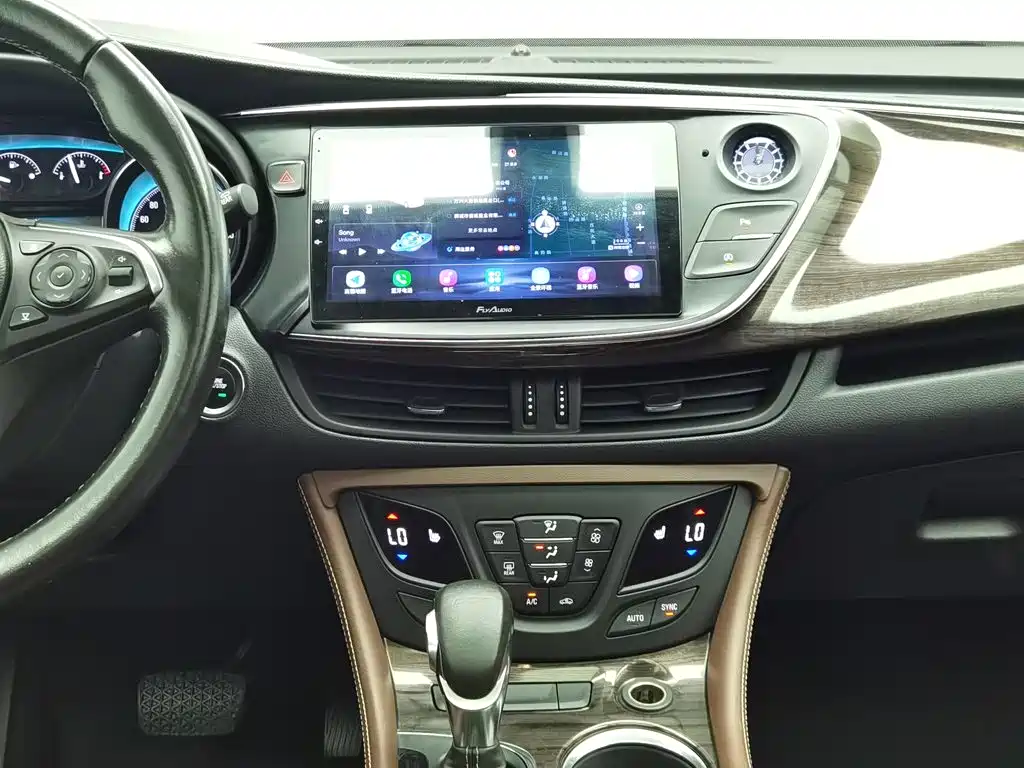 Buick Envision Plus 2017 — фото 12