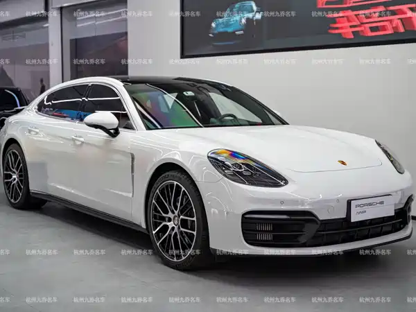 Porsche Panamera 2023