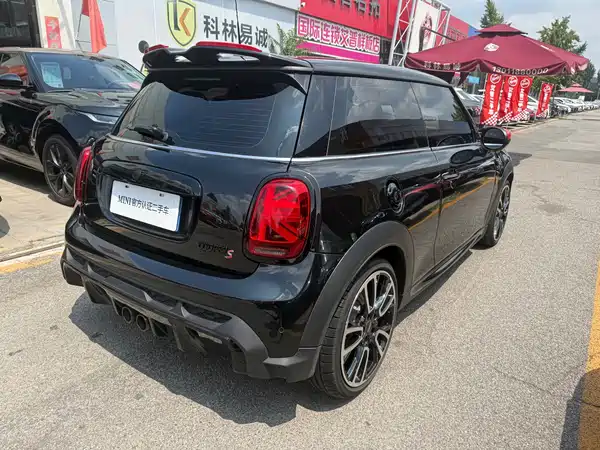 MINI MINI 2024