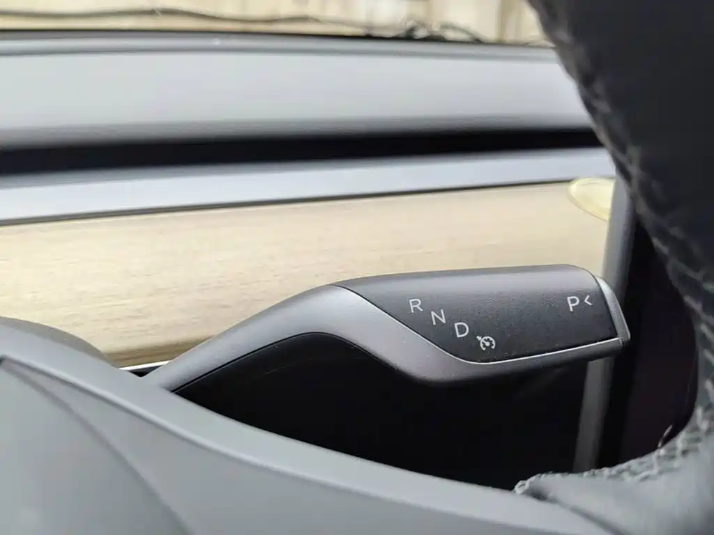 Tesla Model Y 2022 — фото 14